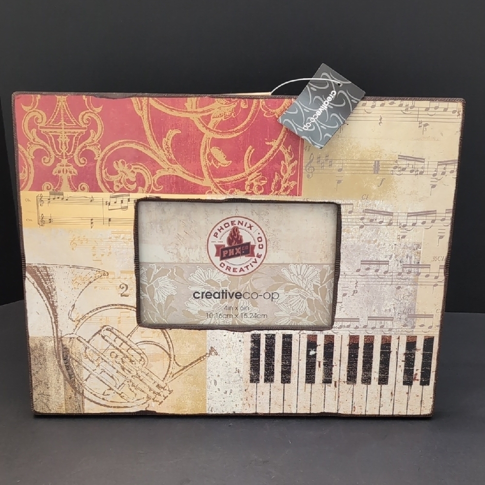 NWT, Pheonix Creative Co-op 4×6 MDF Instrument/Music Notes Designed Frame.